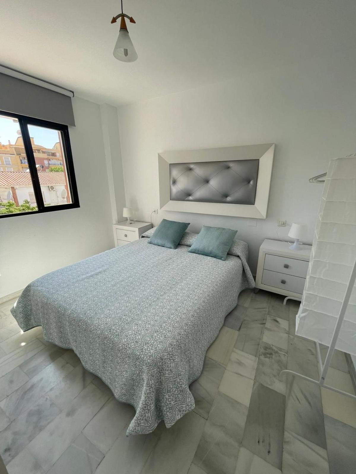 Apartamento Jardines Del Rocio Торре-дель-Мар Екстер'єр фото